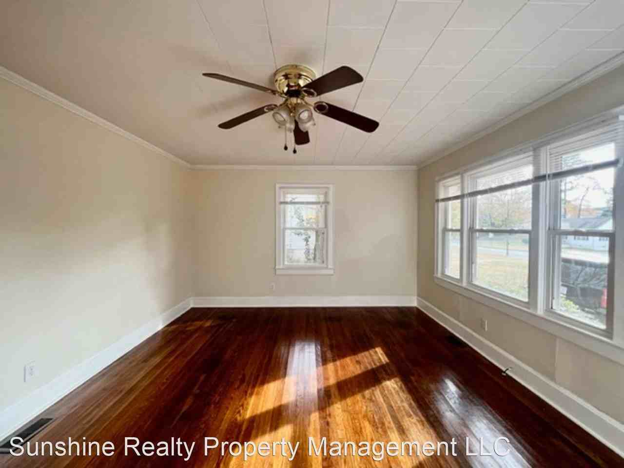 309-311 W. PINE ST - Photo 3 of 10