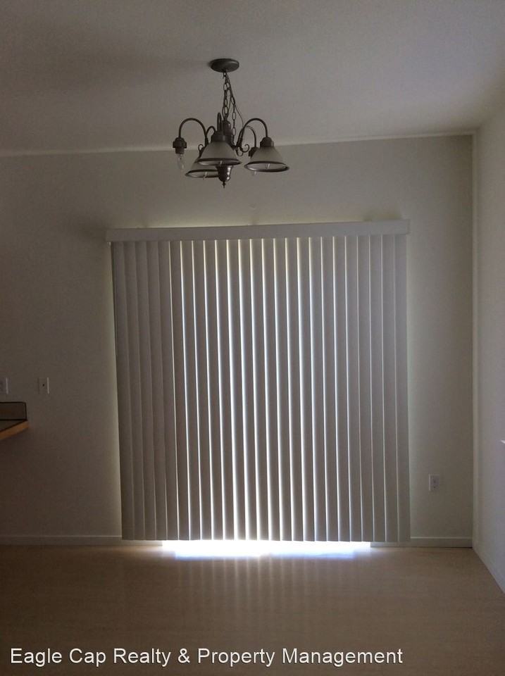 2202 Jakob St - Photo 2 of 33