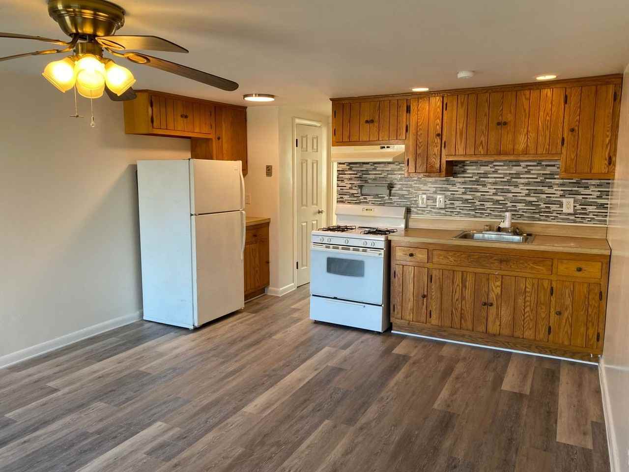 130- 150 Pape Alley - Photo 3 of 3