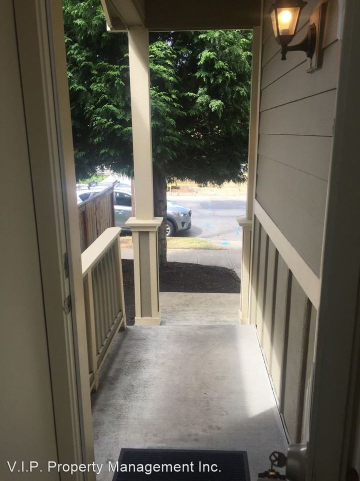 2844 N Halleck St - Photo 3 of 17