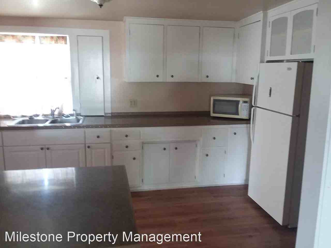 1211 Truscott St - Photo 2 of 9