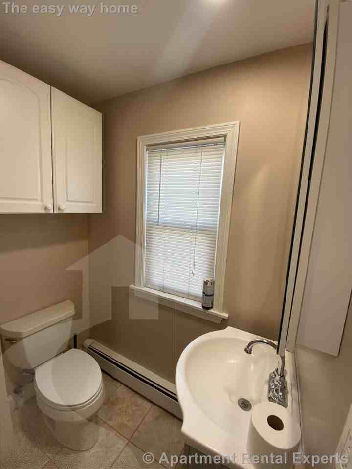 24 Goldsmith Ave #1 - Photo 4 of 16