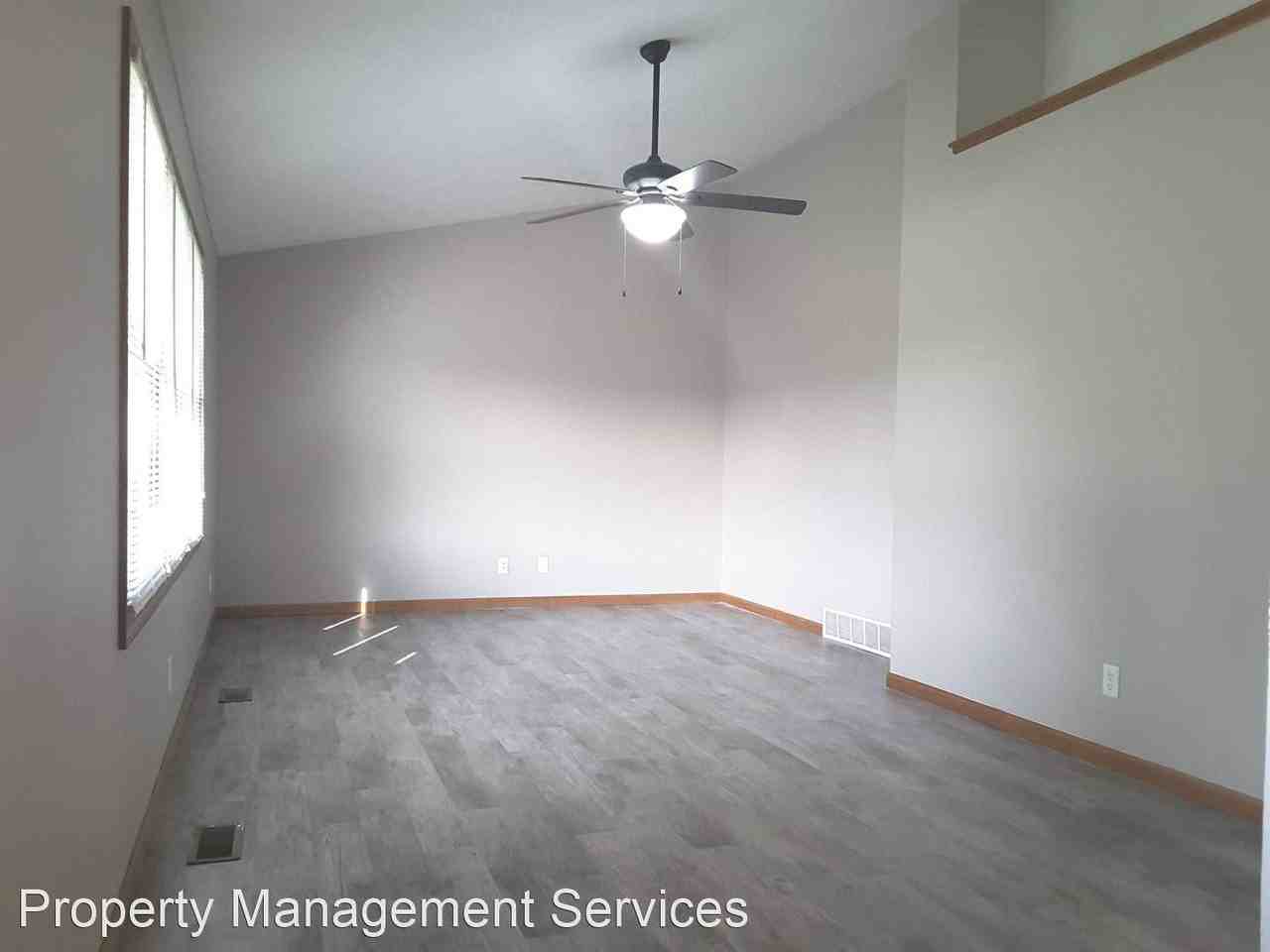 986 Spring Crossing Dr - Photo 2 of 33