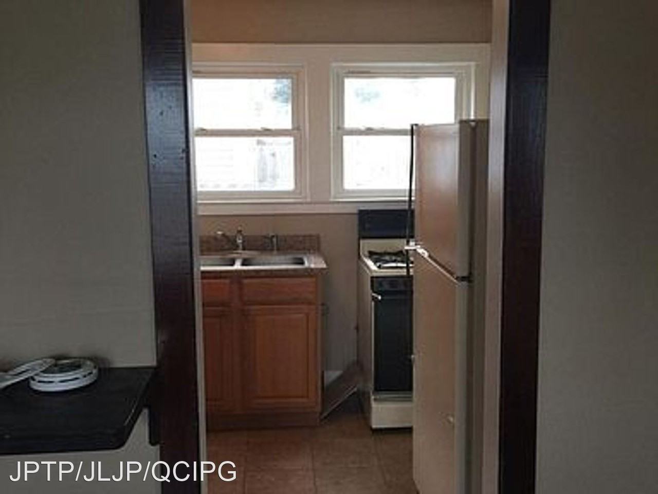 1923 27th St - Photo 3 of 9