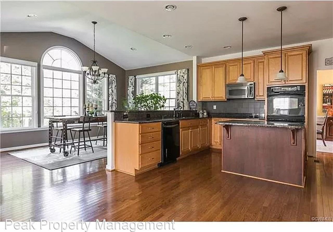 4700 Kipper Dr - Photo 3 of 33