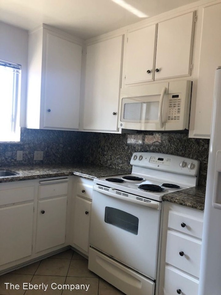 435 S. Maple Drive - Photo 2 of 17