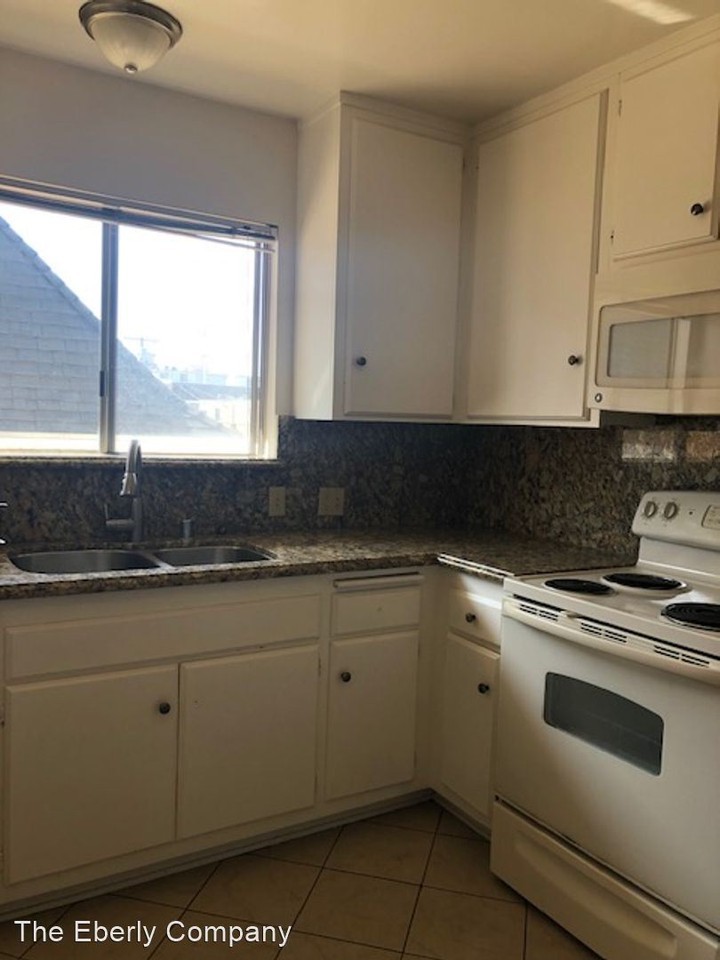 435 S. Maple Drive - Photo 3 of 17