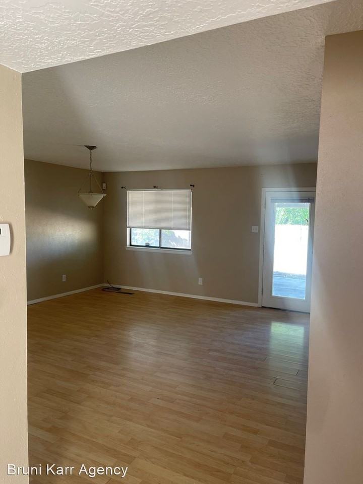 7360 Ticonderoga Rd Ne - Photo 2 of 15