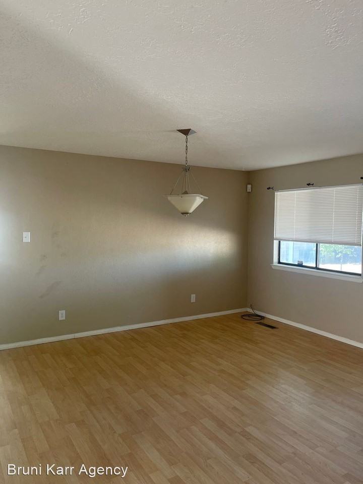 7360 Ticonderoga Rd Ne - Photo 3 of 15