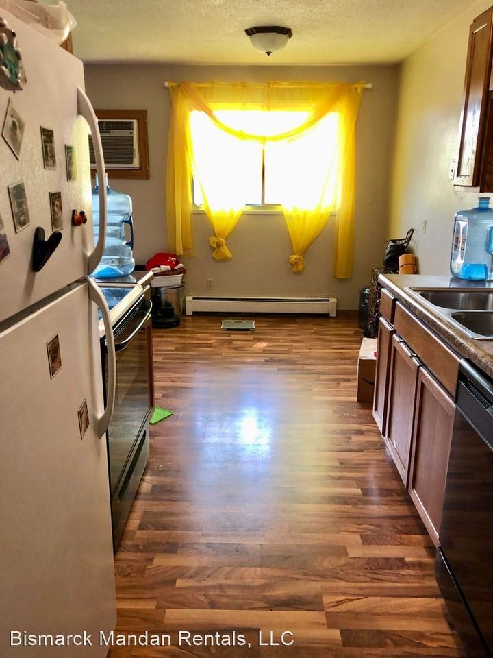 2124 East Divide Avenue - Photo 3 of 9