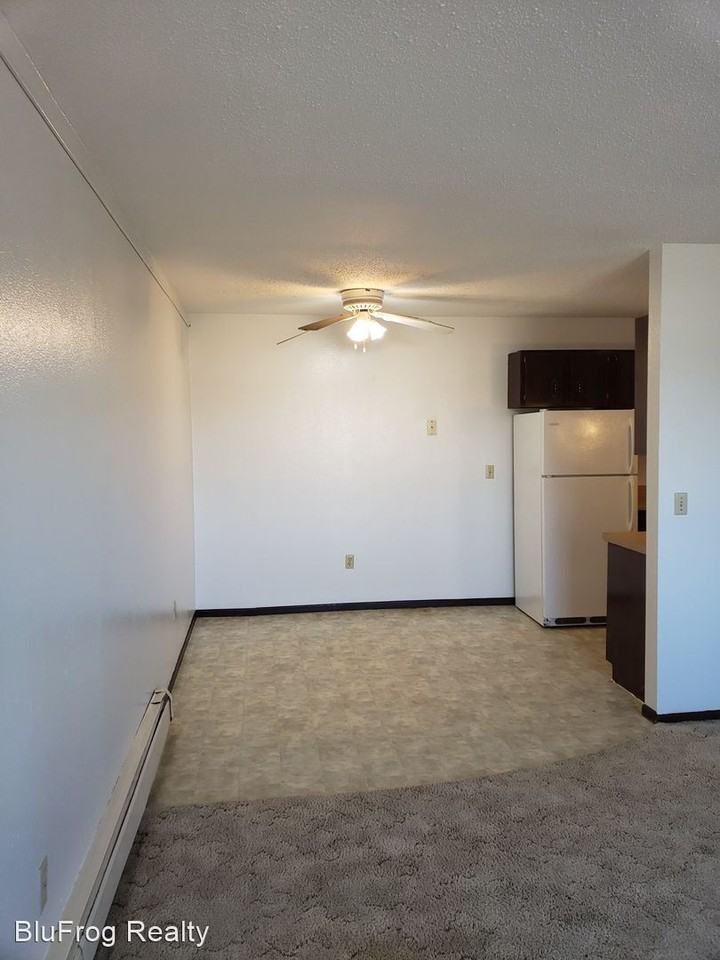 904 13th St NE - Photo 3 of 9