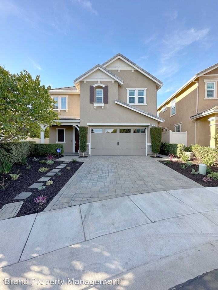 1 Silver Spruce Ct - Photo 2 of 50