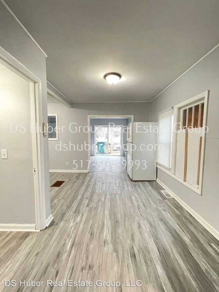 528 W Mount Hope Ave - Photo 3 of 11