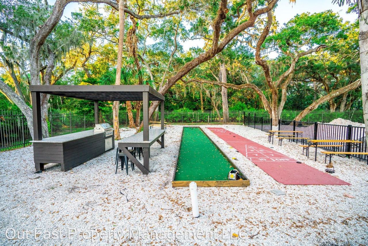 1700 Park St N - Photo 2 of 19