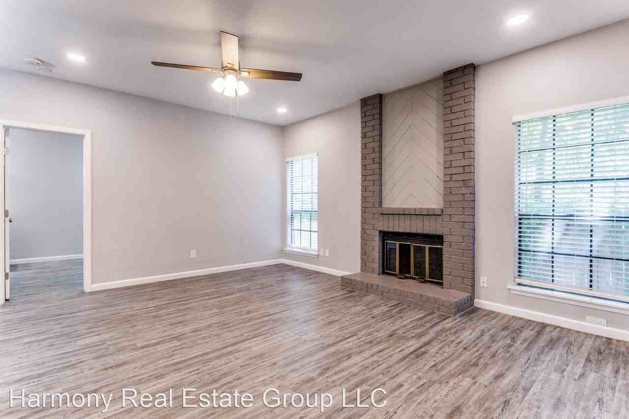 11301 Nicole Cv - Photo 2 of 12