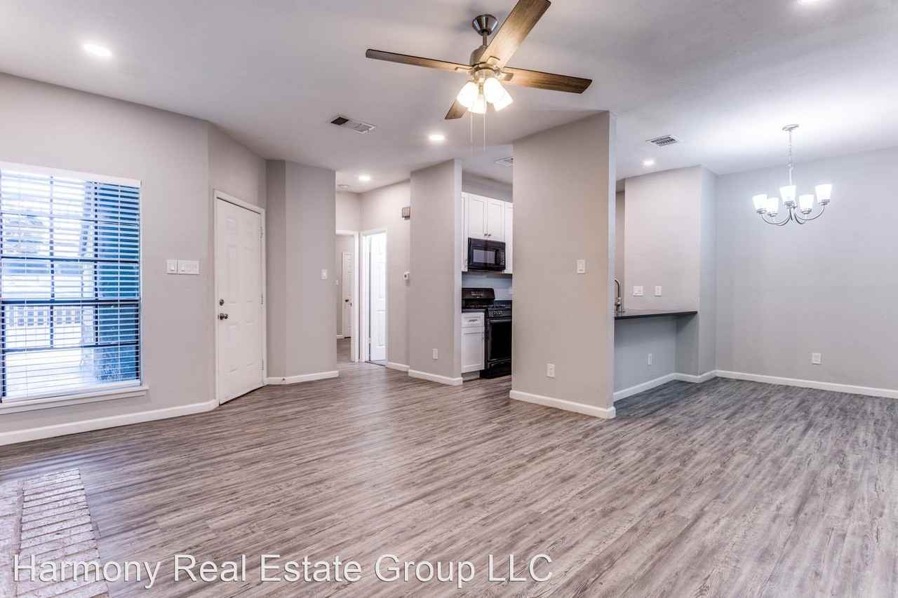 11301 Nicole Cv - Photo 3 of 12