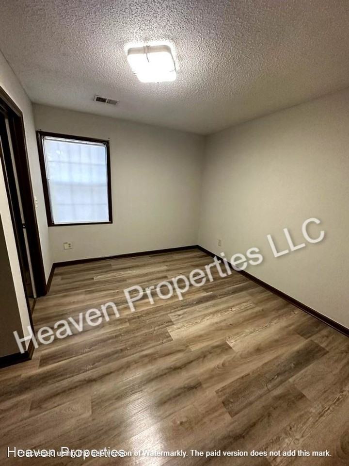 452-460 8th Ave SE - Photo 2 of 7