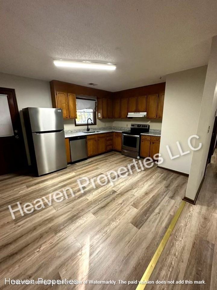 452-460 8th Ave SE - Photo 3 of 7