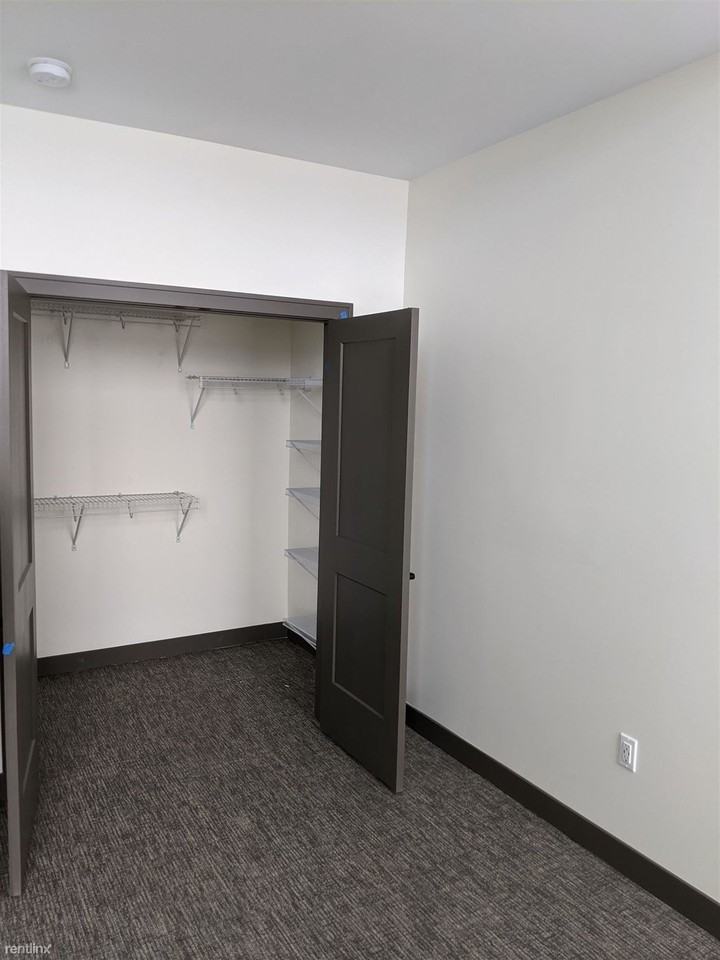 415 Franklin St SE - Photo 3 of 12