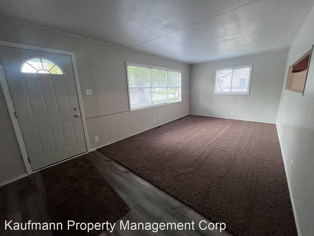 536 Royalton Dr - Photo 2 of 7