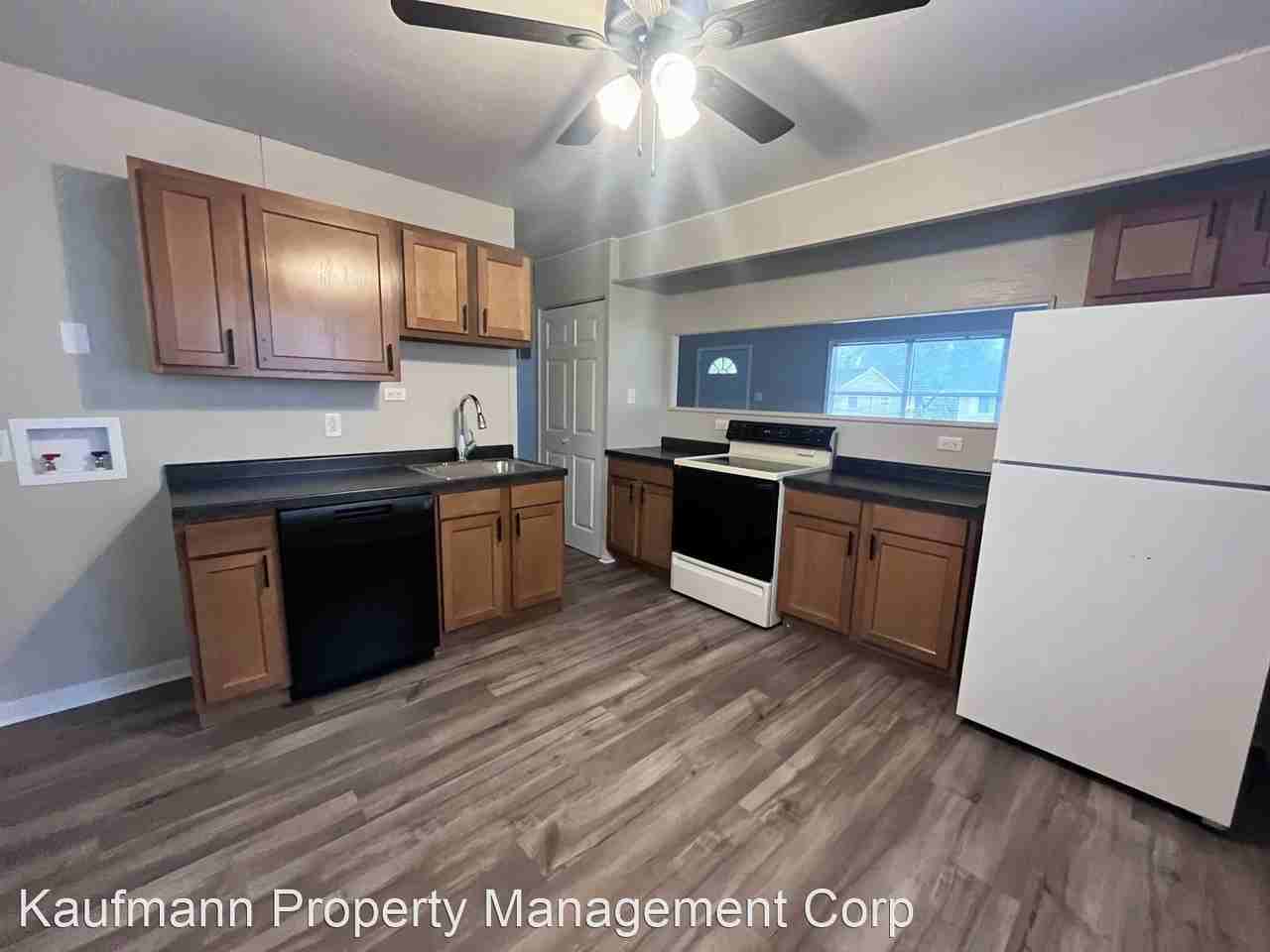 536 Royalton Dr - Photo 3 of 7