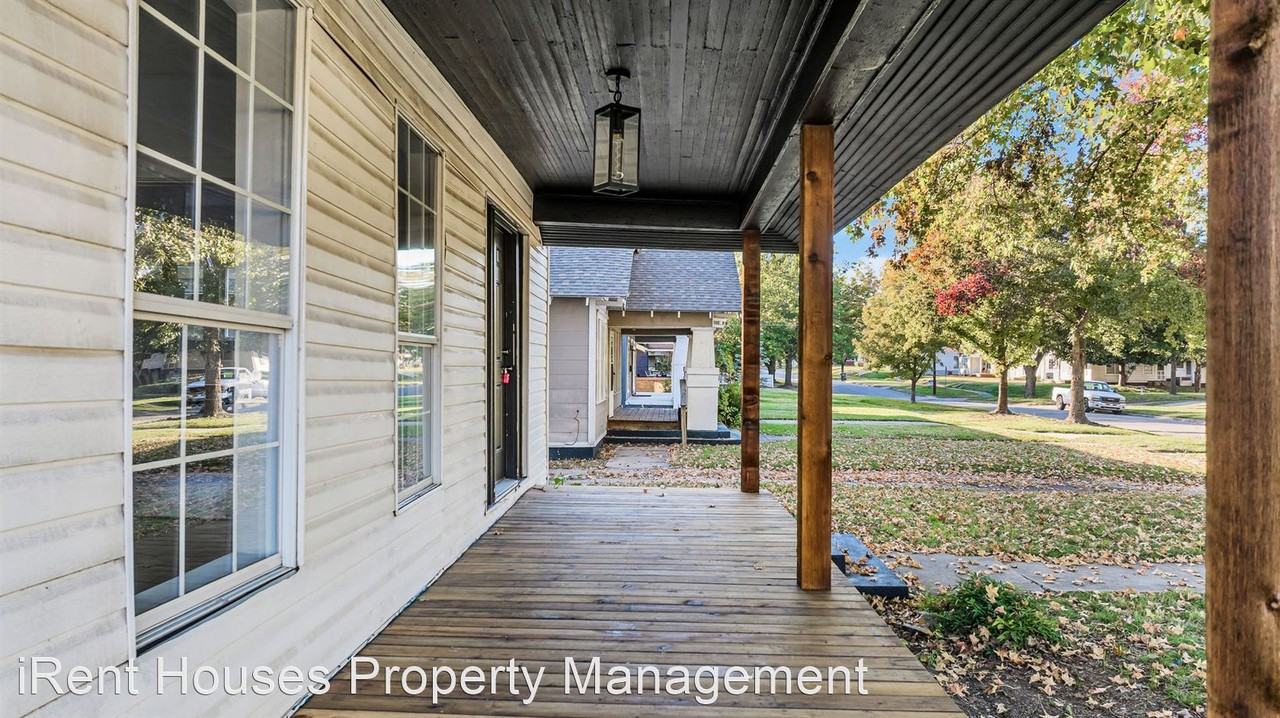 1206 Bixby St - Photo 2 of 12