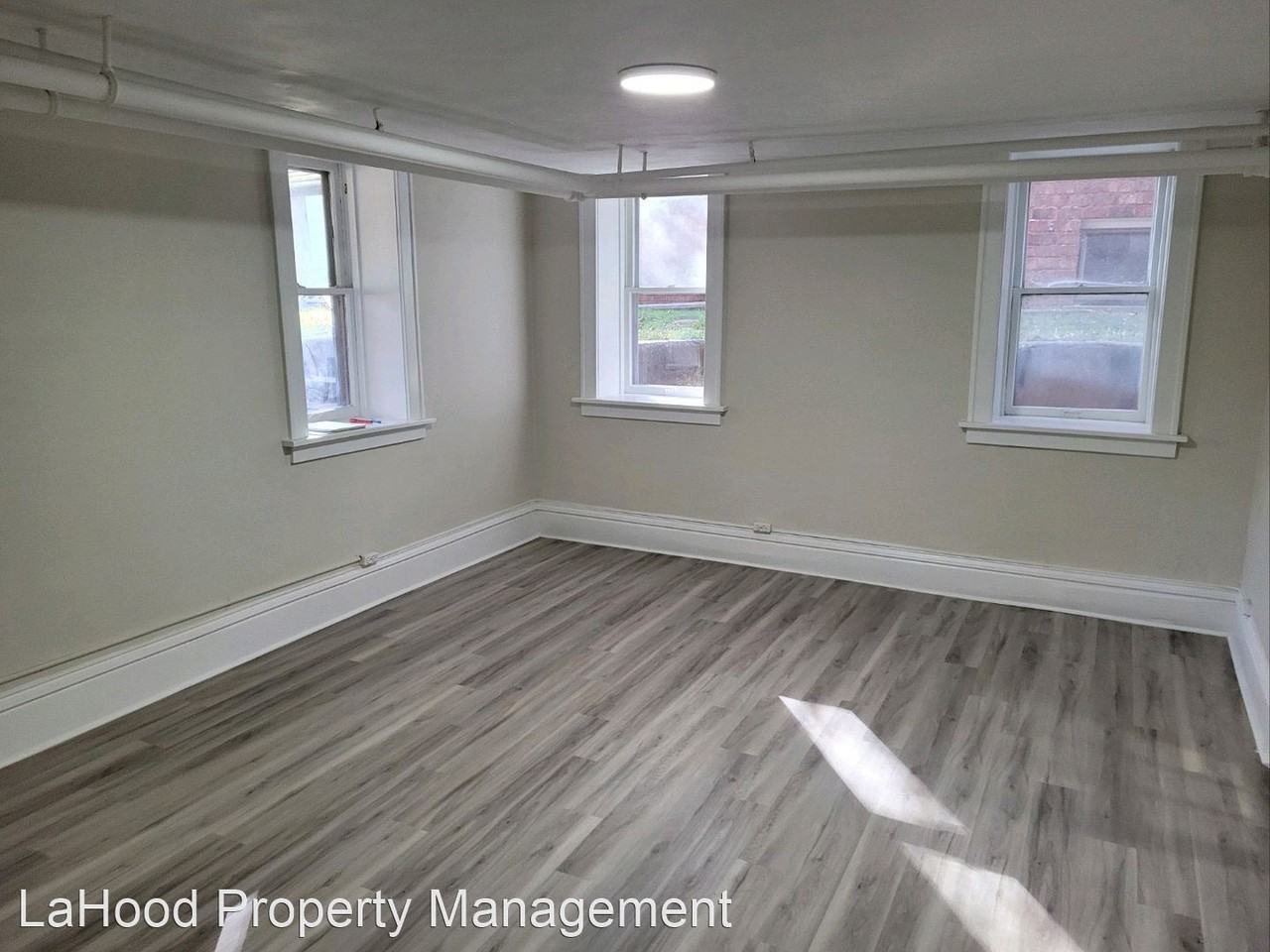 1201 N Underhill St - Photo 2 of 6