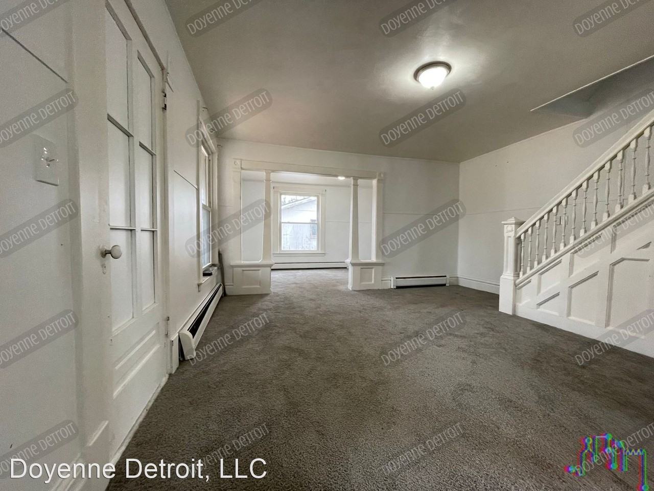 323 S Grand Ave - Photo 2 of 40