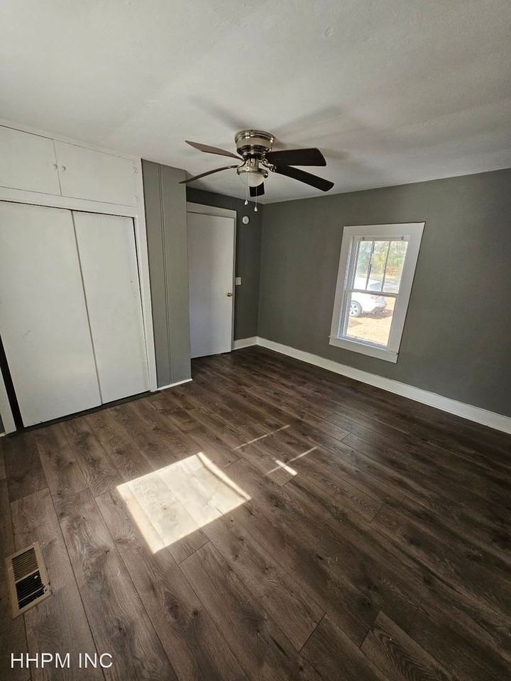 211 W Rasch Rd - Photo 2 of 8