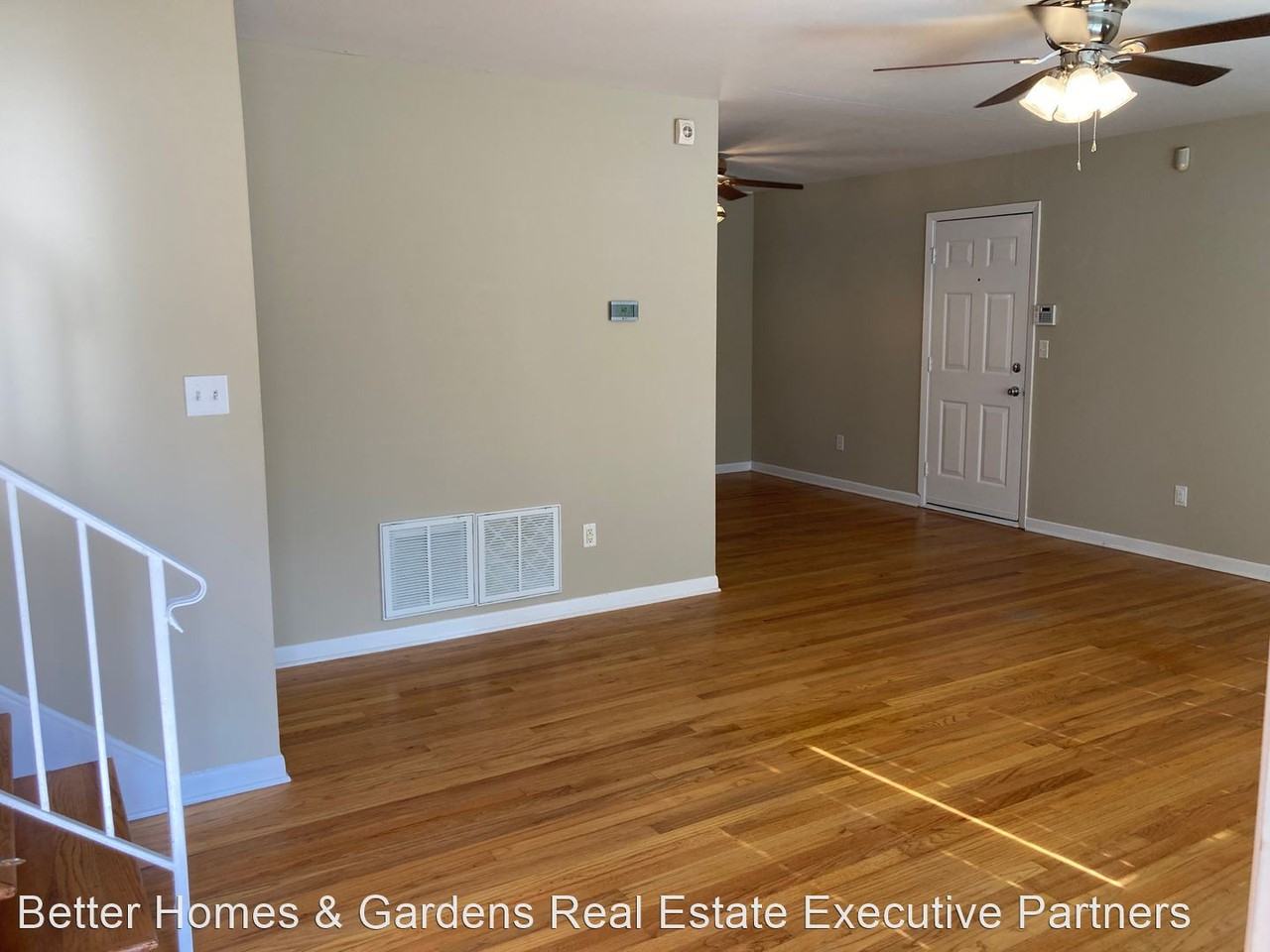 1135 Eisenhower Ct N - Photo 3 of 26