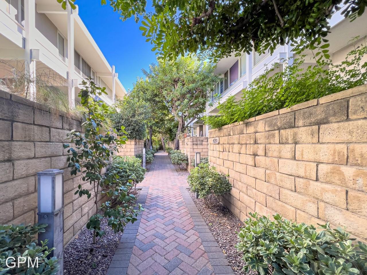 4280 W Kling St - Photo 3 of 40