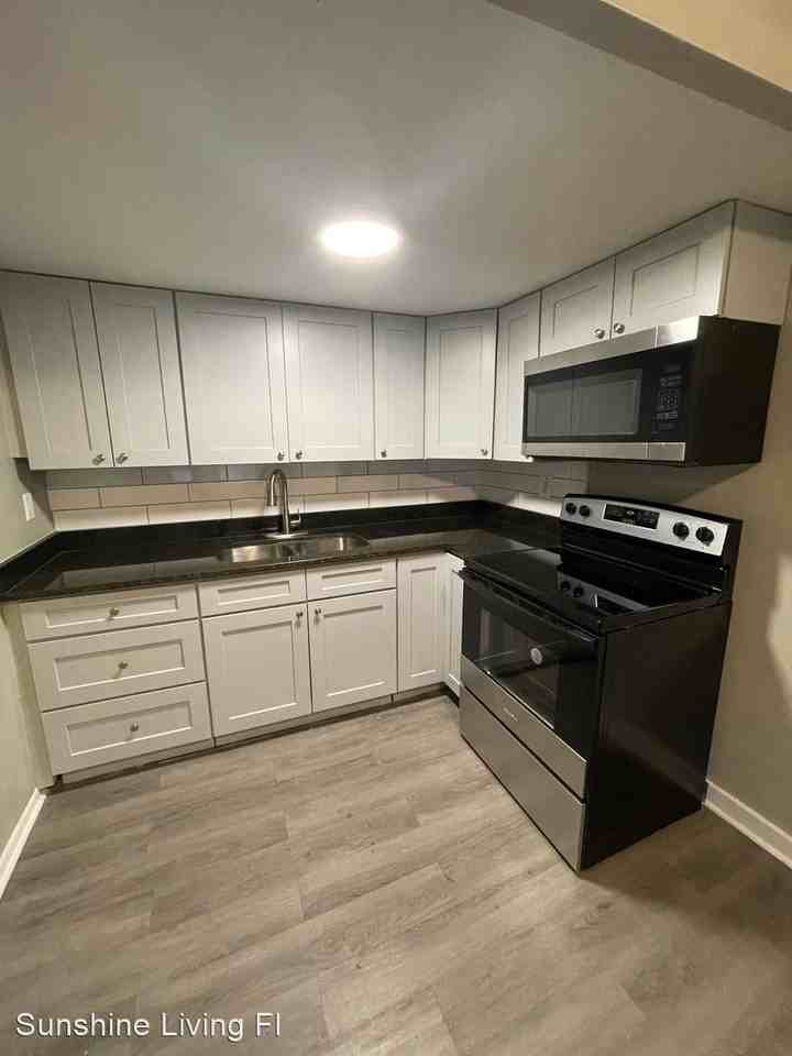 1998 Erline Dr - Photo 2 of 11