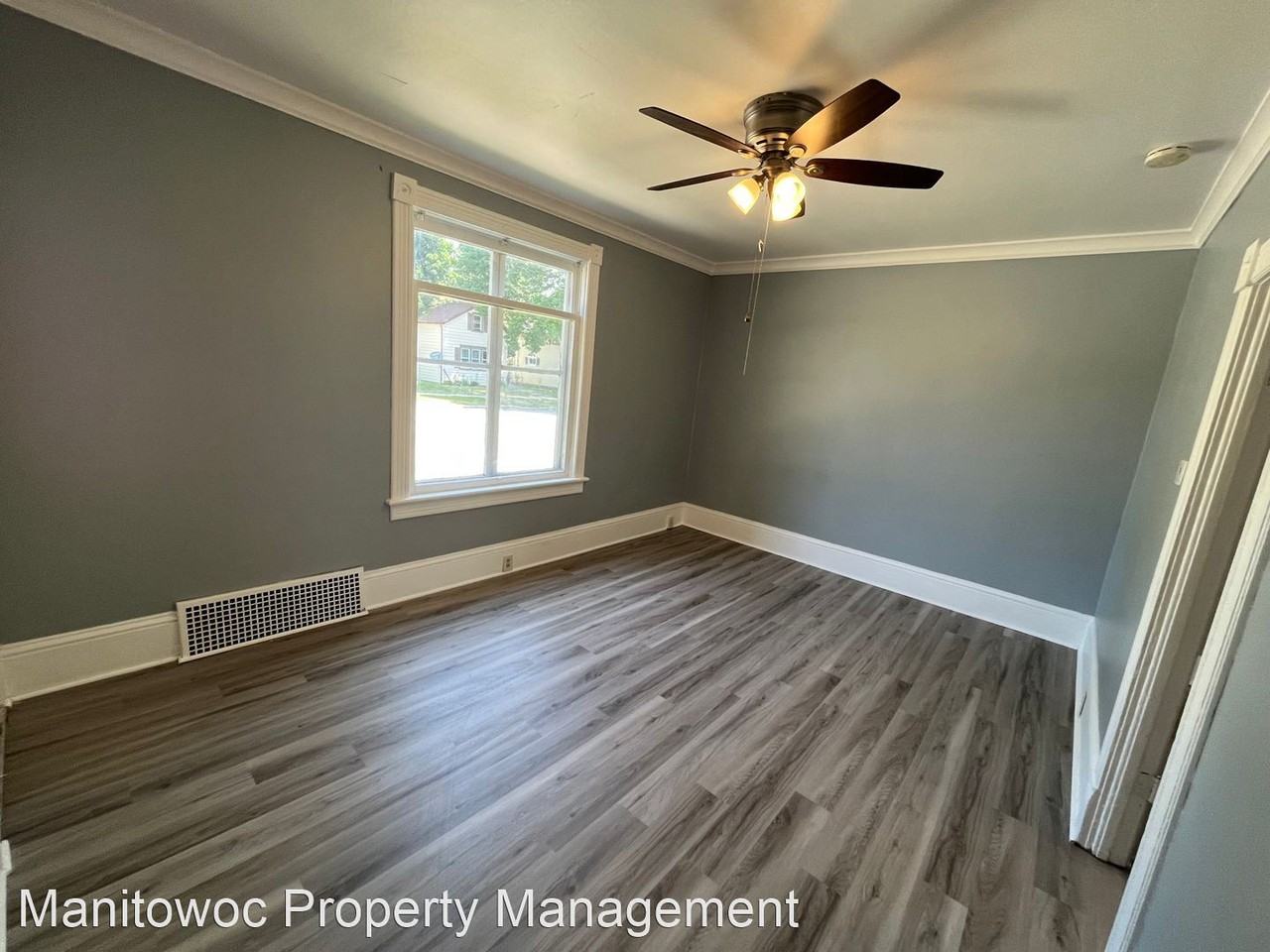 1435 Huron Ave - Photo 2 of 13