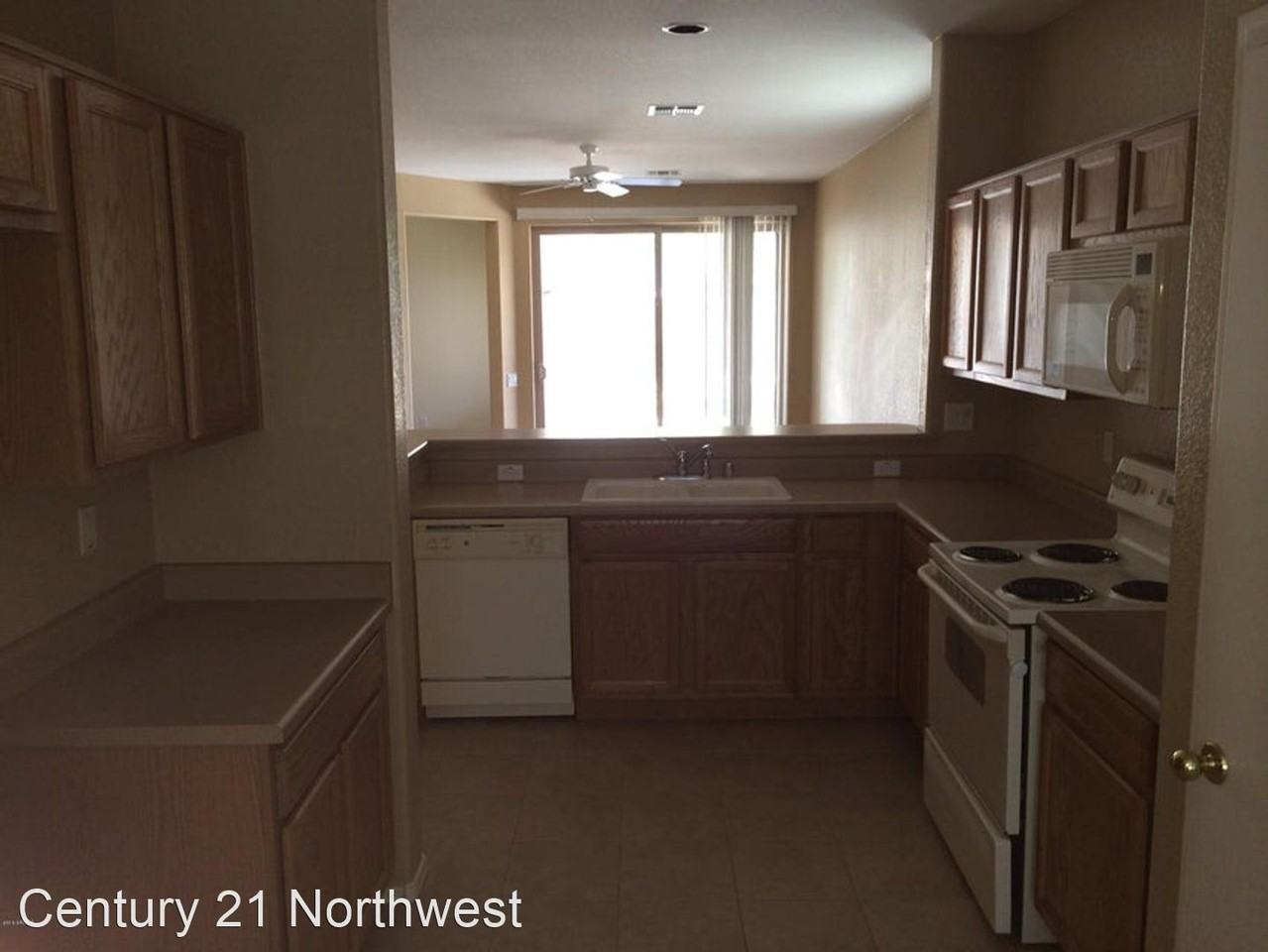 11572 W Hill Dr - Photo 3 of 9