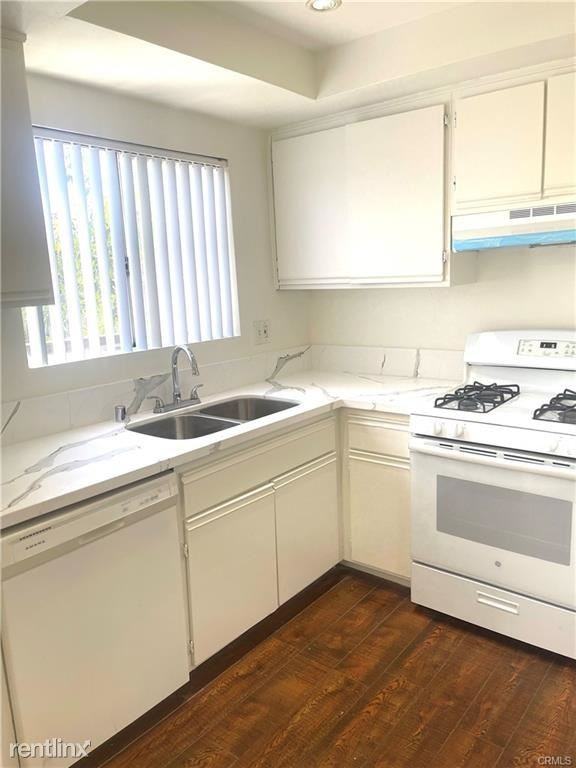 5312 Cartwright Ave - Photo 2 of 10