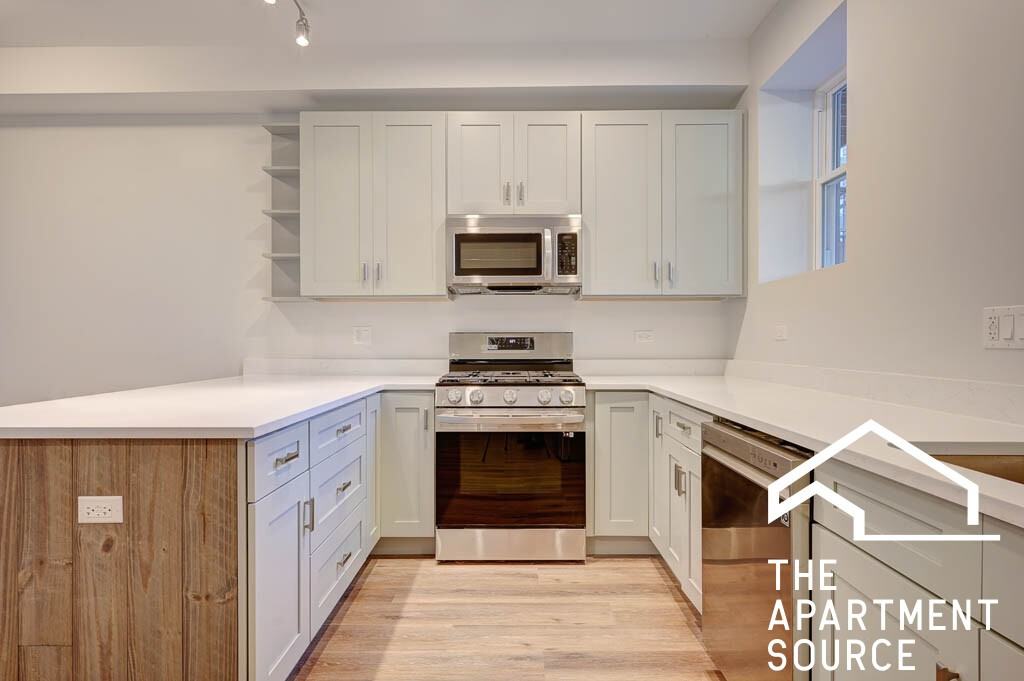 1142 W 17th St #G - Photo 2 of 17