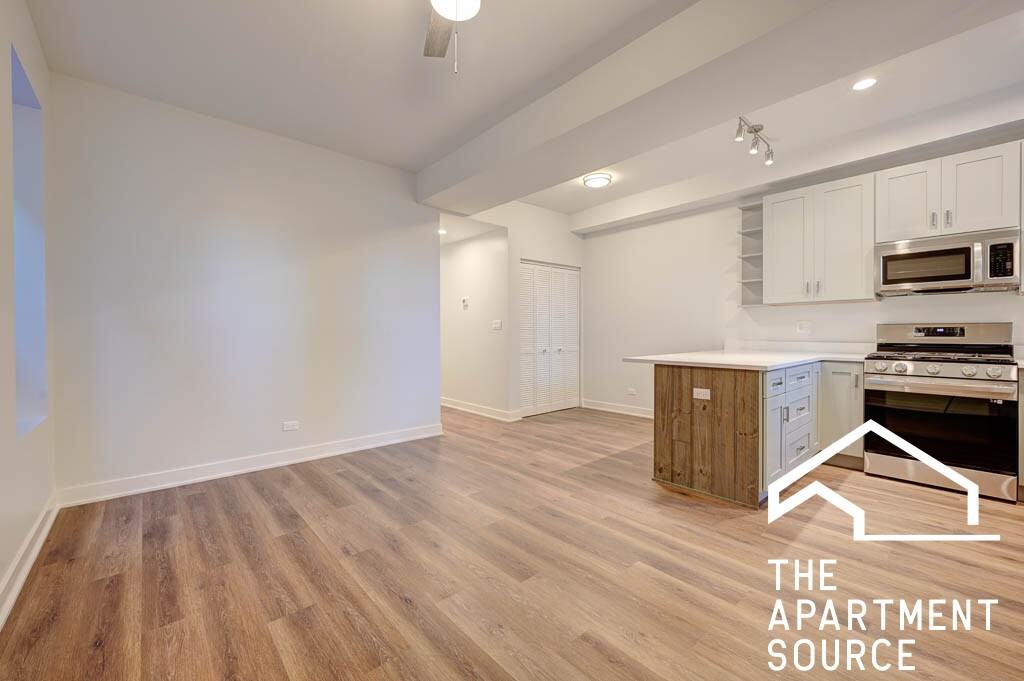 1142 W 17th St #G - Photo 3 of 17