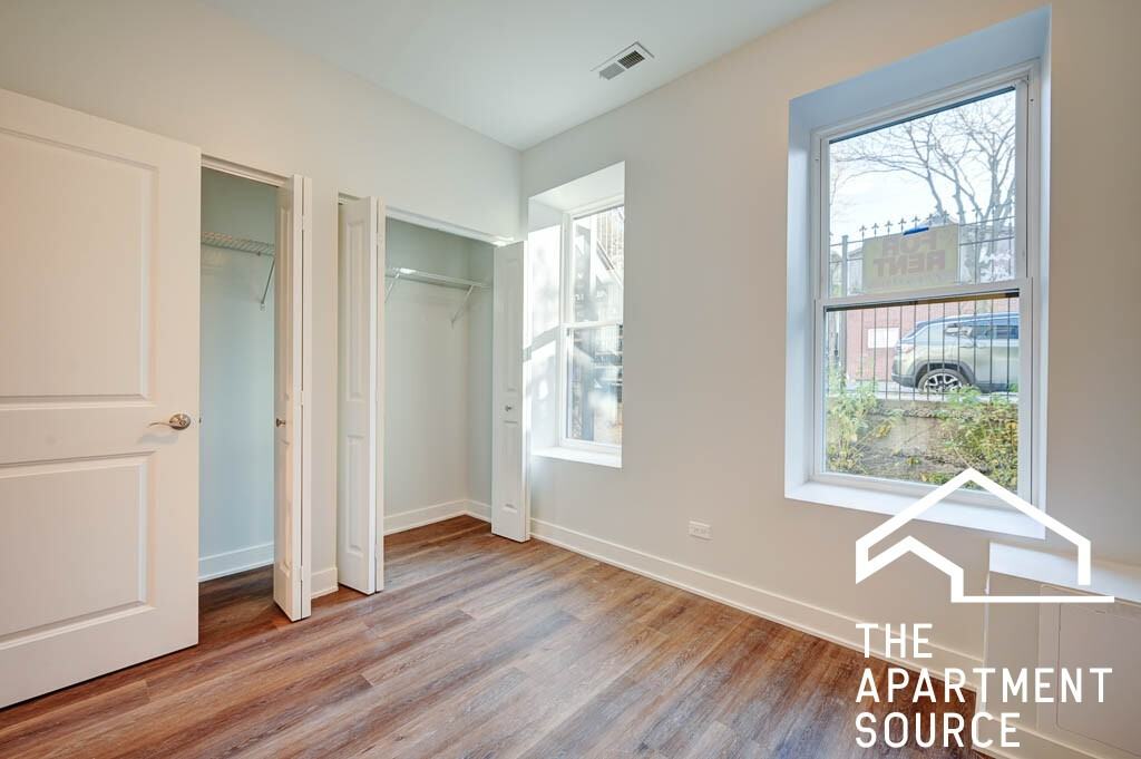 1142 W 17th St #G - Photo 5 of 17