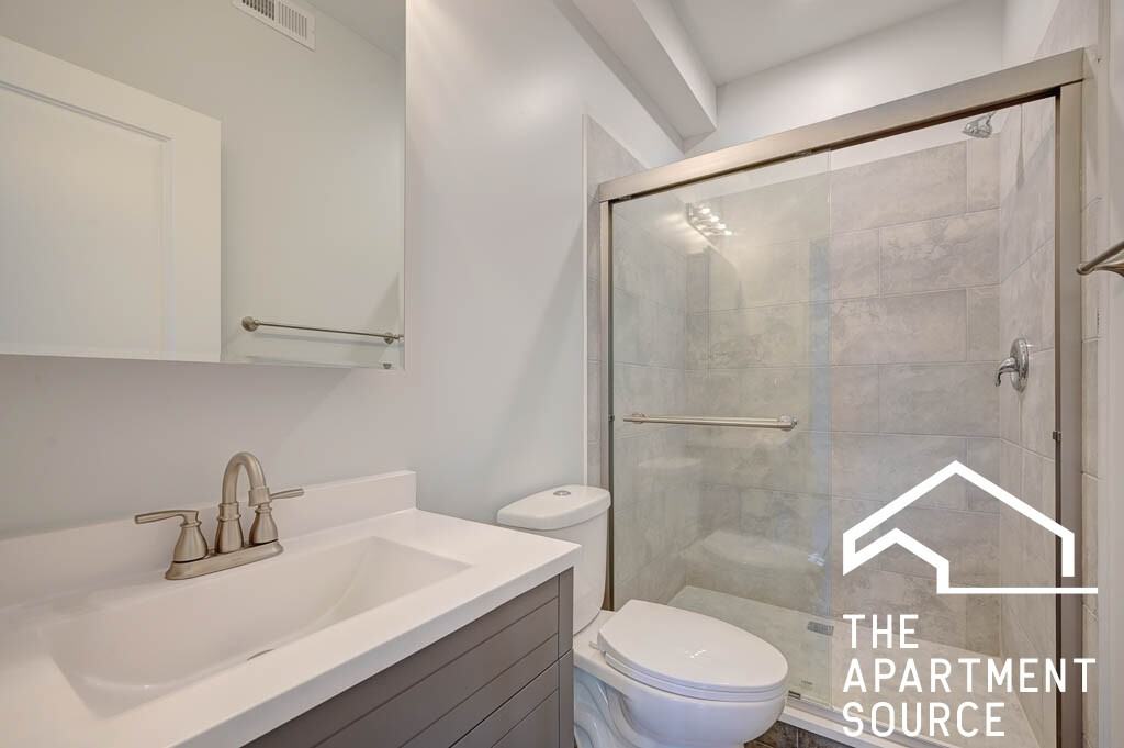 1142 W 17th St #G - Photo 7 of 17