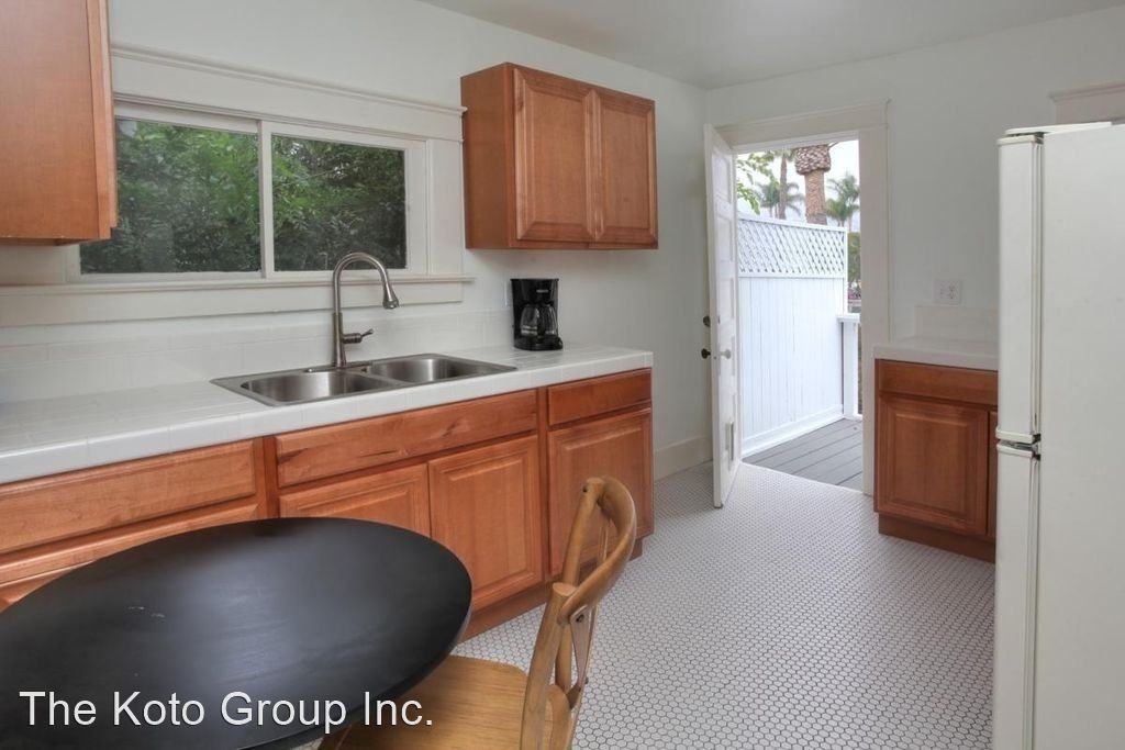 104 Chapala Street - Photo 3 of 8