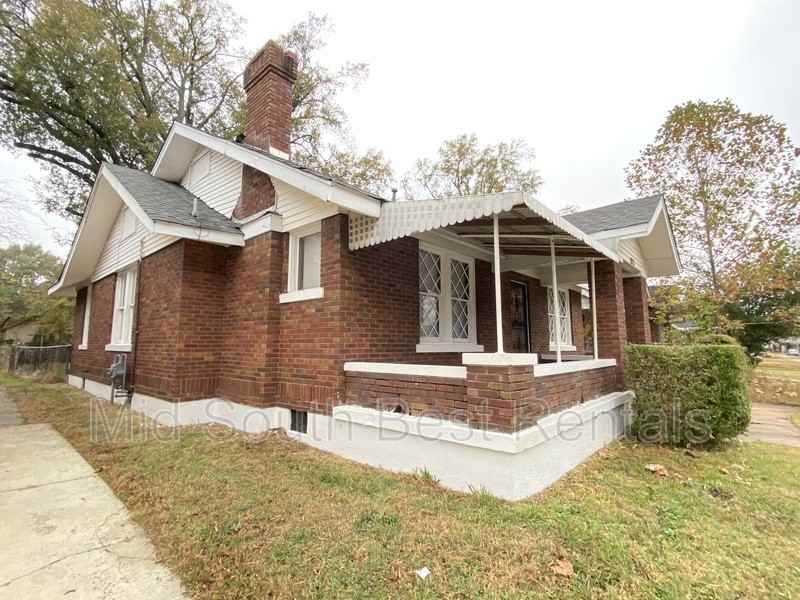 893 N Willett St - Photo 2 of 10