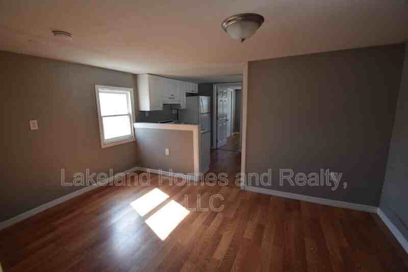 1060 1/2 E Wabash St - Photo 4 of 12