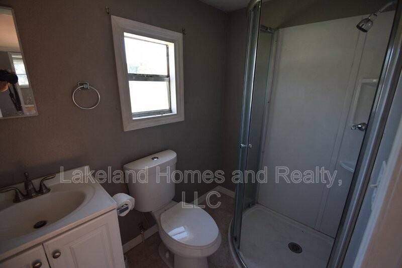 1060 1/2 E Wabash St - Photo 7 of 12