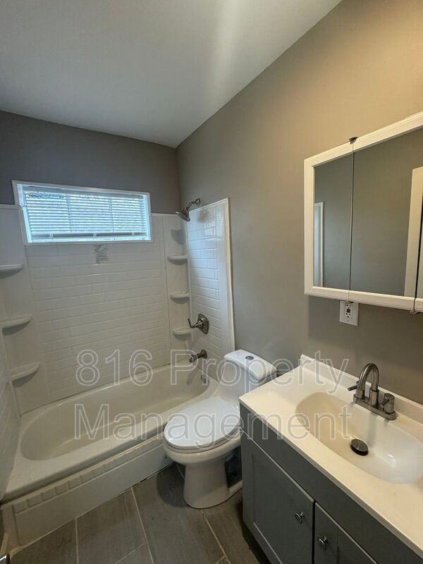 1817 East 82nd Street - Photo 6 of 8