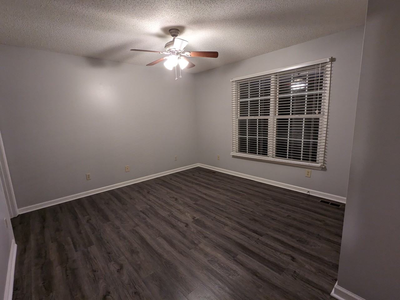 1731 Blakewood Ct - Photo 3 of 16