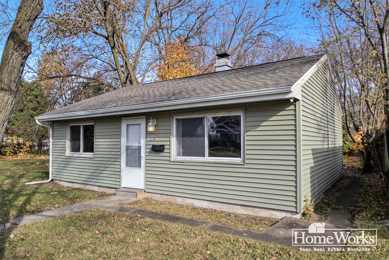 1318 N Meade St - Photo 2 of 17