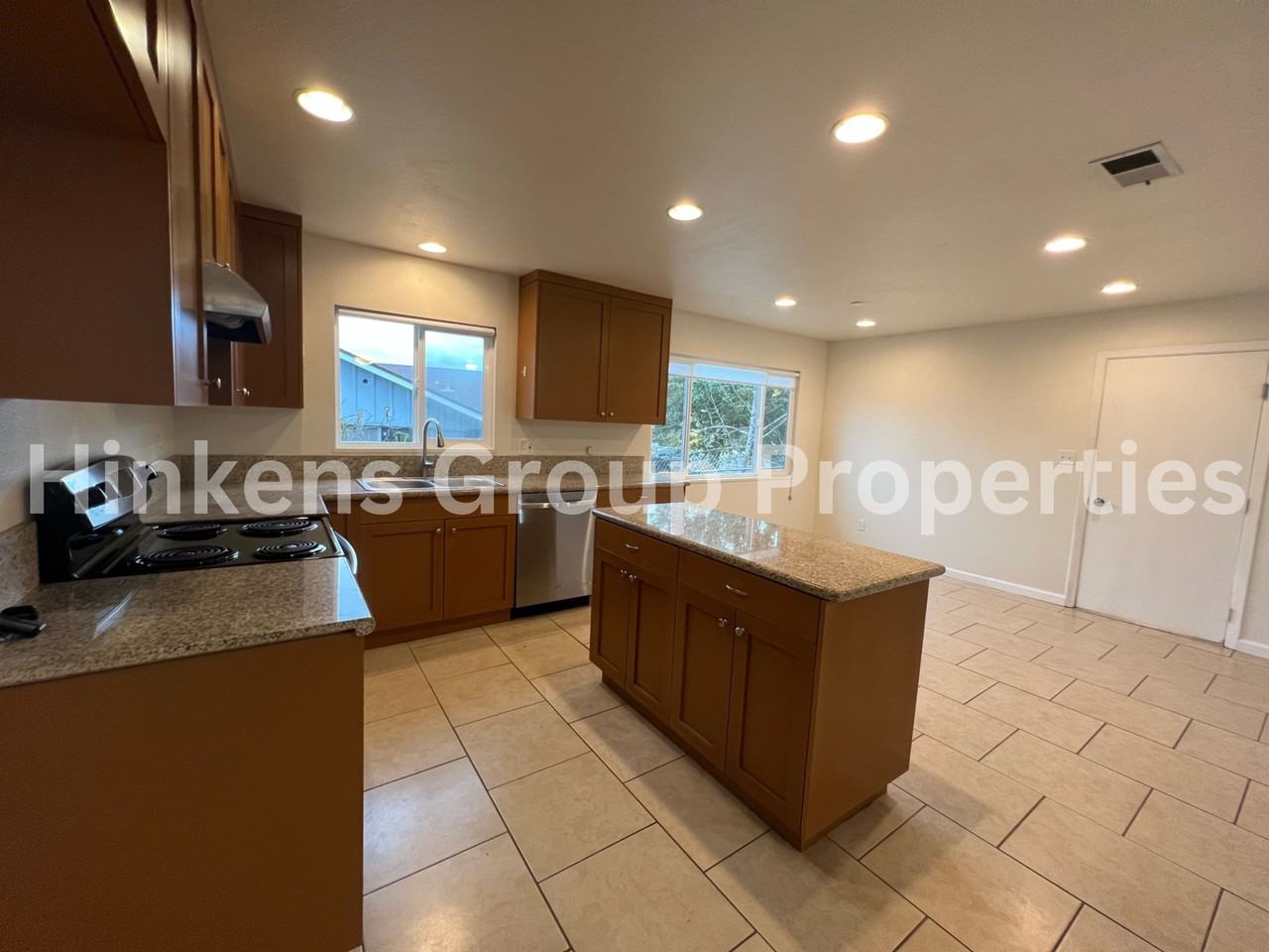 520 Carina Dr - Photo 3 of 21