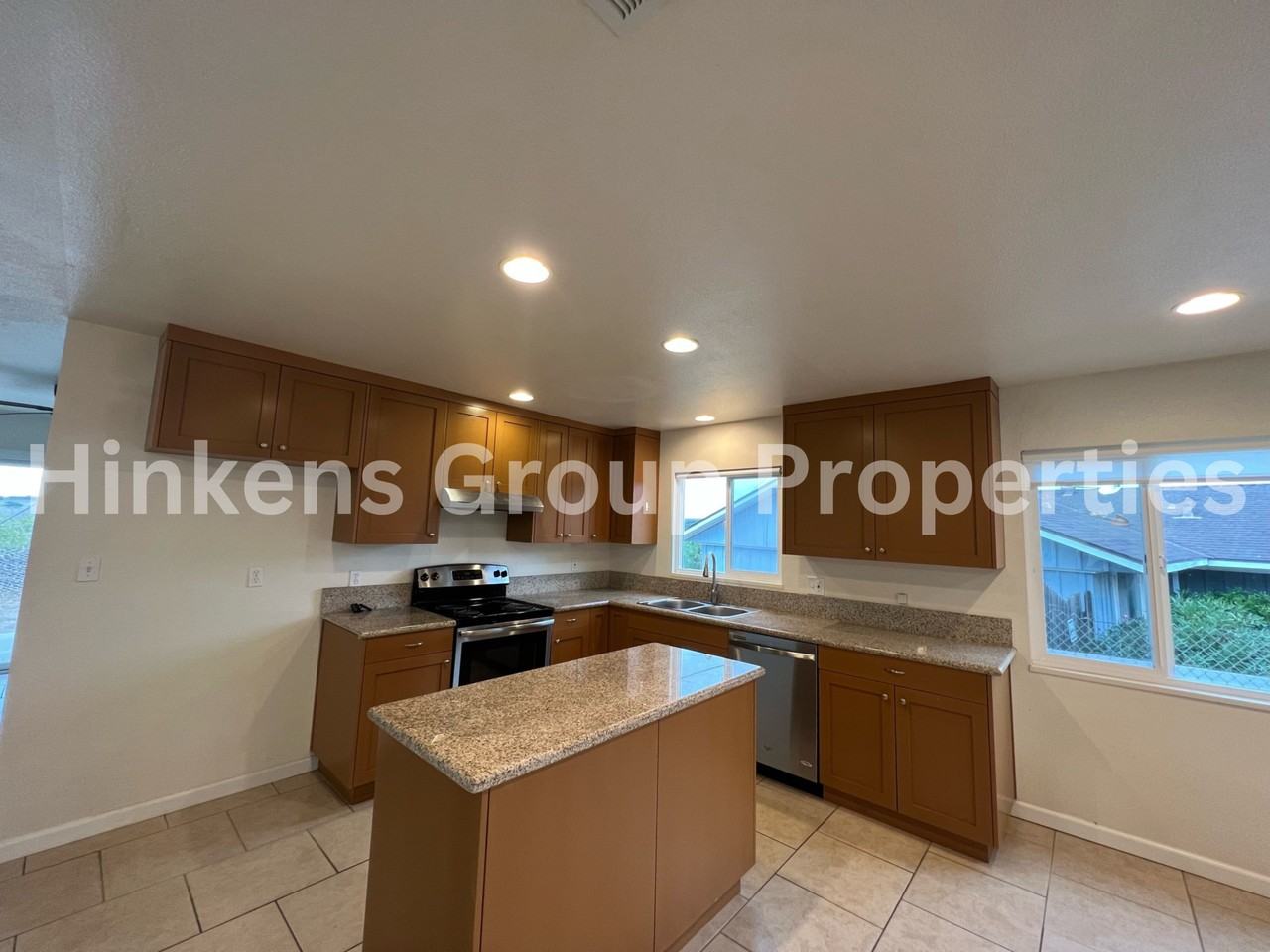 520 Carina Dr - Photo 5 of 21