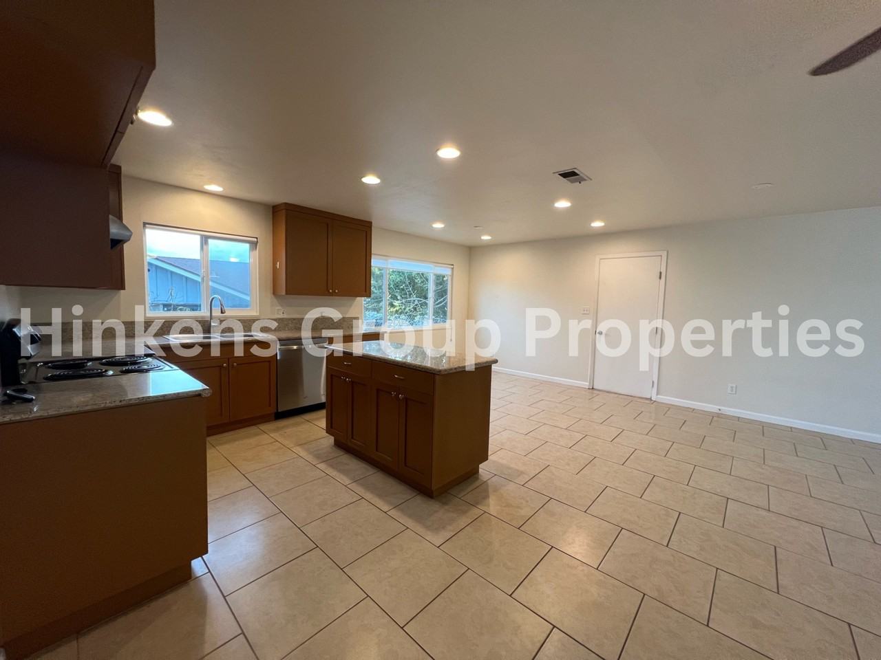 520 Carina Dr - Photo 6 of 21