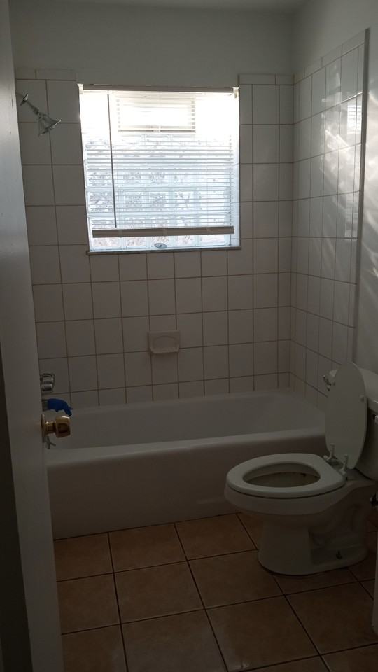 1694042 Lenore Apartments 16940 Lenore, Detroit, MI 48219 Zumper